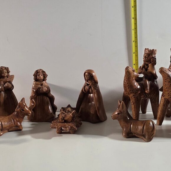 Vintage Intricately Detailed Painted/Glazed Clay 14 Piece Nativity Set - Picture 1 of 9